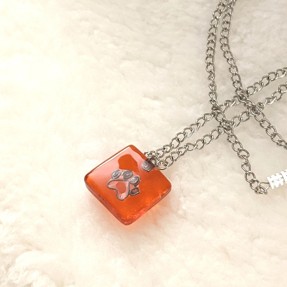 New*Glass Pendant Paw Print Design(W/ Chain)